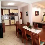 Roza Apartment *