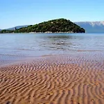 Apartman Roza *