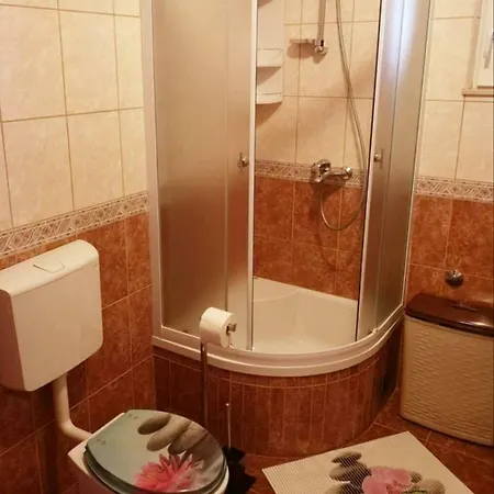 Roza * Ploce (Dubrovnik-Neretva)