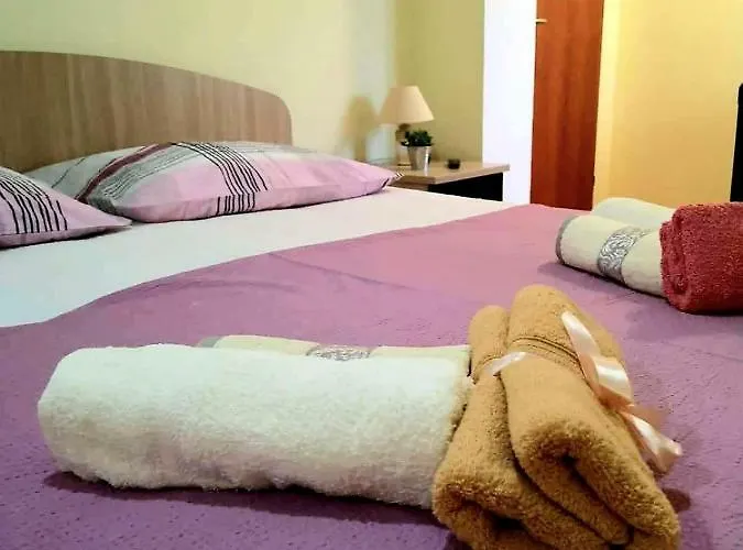 Roza * Ploce (Dubrovnik-Neretva)